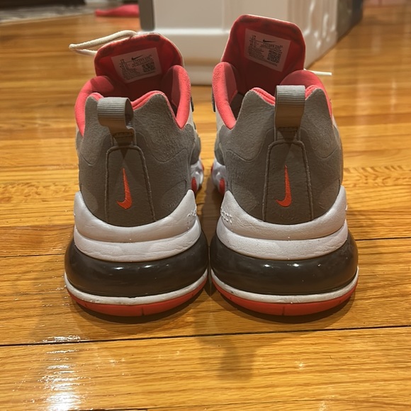 air 70 react - Picture 3 of 3